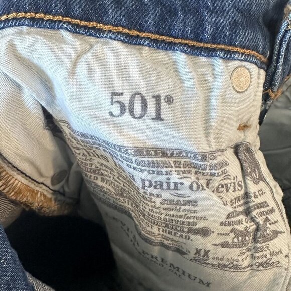 NWT Levi's 501 Original Cropped Raw Hem High Rise Straight Leg Jeans - Size 24 - Picture 5 of 10